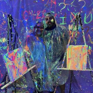 Splatter Paint Room vs. Art Class: What&#8217;s the Right Choice for You?